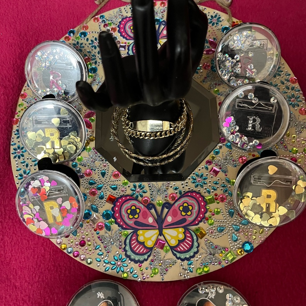 Customized Buttons from Roniya Butterfly Boutique - Picture 2 of 12